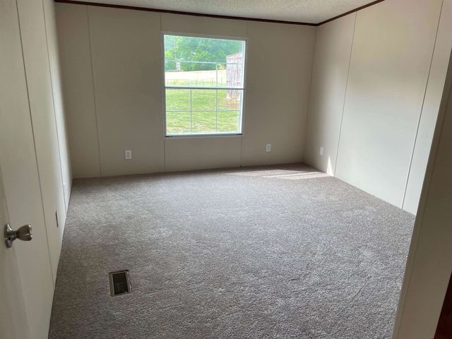 808 W Fleming Farm Dr, Inman, SC 29349