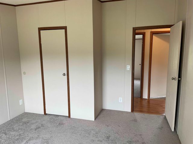 808 W Fleming Farm Dr, Inman, SC 29349