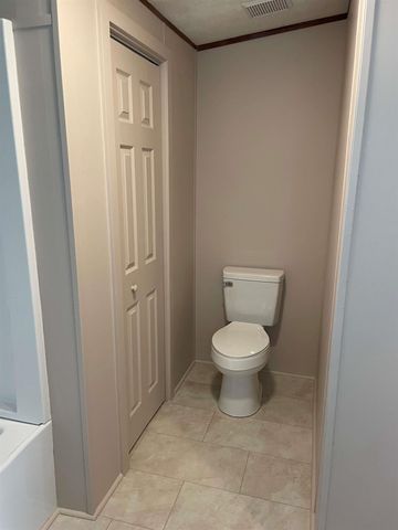 808 W Fleming Farm Dr, Inman, SC 29349