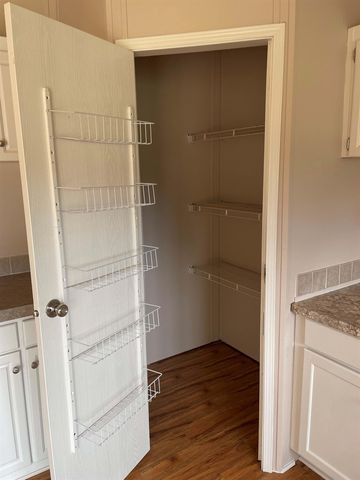808 W Fleming Farm Dr, Inman, SC 29349