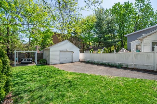 35 Rawson St, Bloomfield Twp., NJ 07003