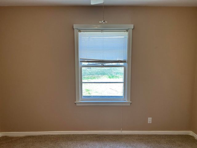 1208 Ann, Winfield, KS 67156