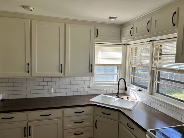 1208 Ann, Winfield, KS 67156