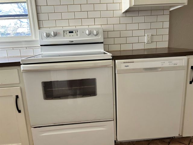 1208 Ann, Winfield, KS 67156