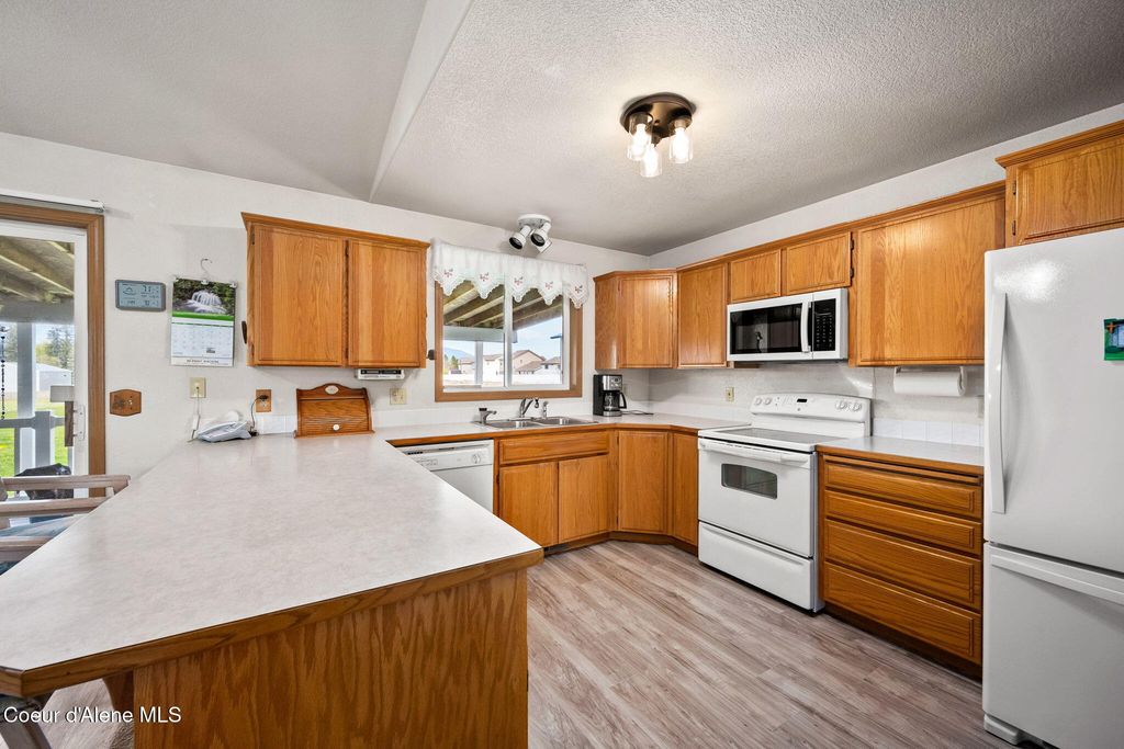 12719 W PRAIRIE AVE, Post Falls, ID 83854 photo 23