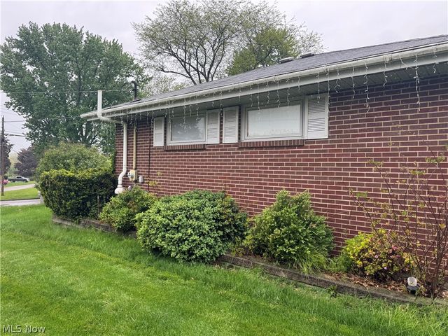 5606 Chandler Avenue NW, North Canton, OH 44720