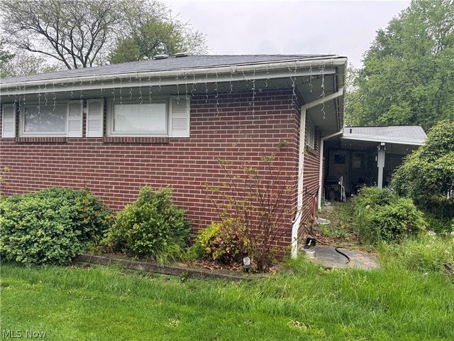 5606 Chandler Avenue NW, North Canton, OH 44720