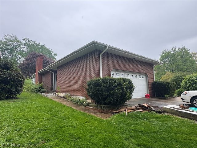 5606 Chandler Avenue NW, North Canton, OH 44720