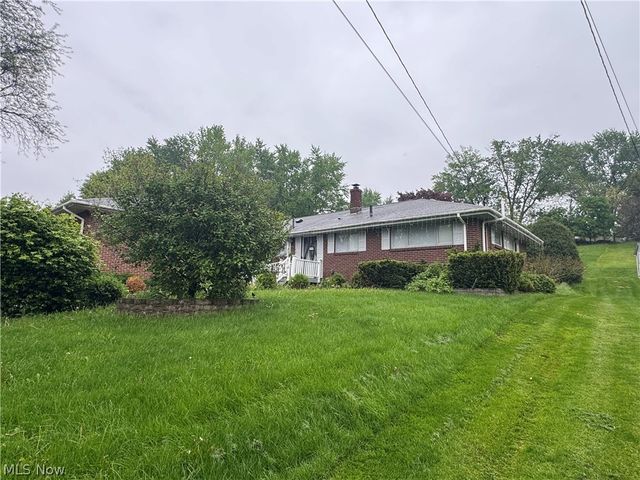 5606 Chandler Avenue NW, North Canton, OH 44720