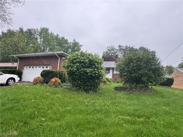 5606 Chandler Avenue NW, North Canton, OH 44720