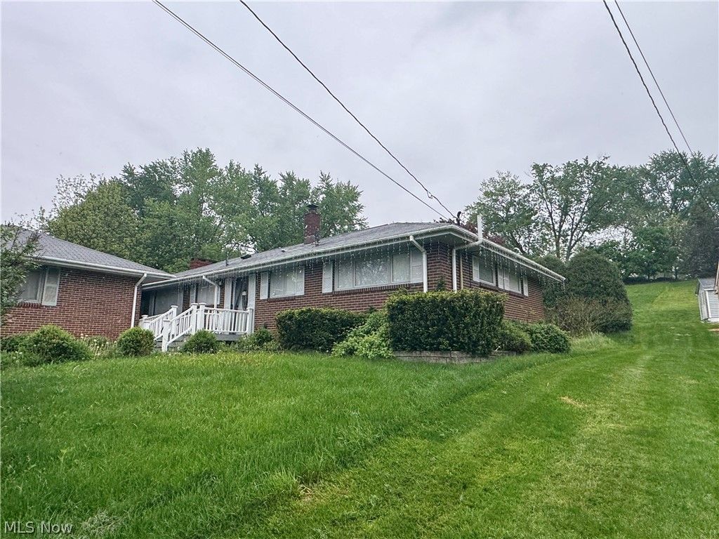 5606 Chandler Avenue NW, North Canton, OH 44720