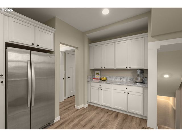 3645 Se CENTER St, Portland, OR 97202