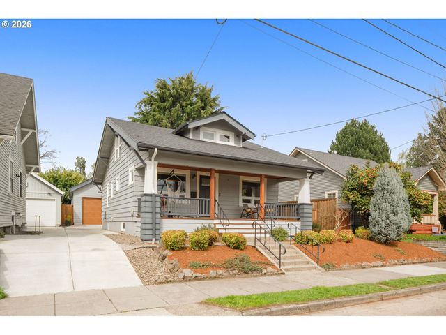 3645 Se CENTER St, Portland, OR 97202