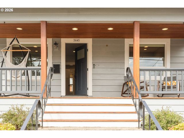 3645 Se CENTER St, Portland, OR 97202