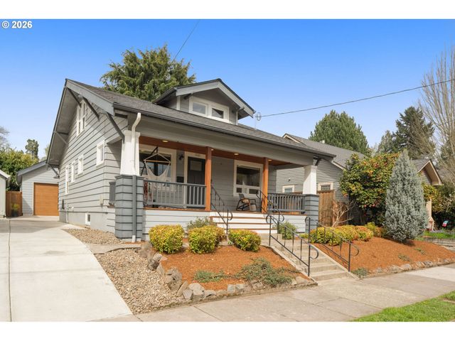 3645 Se CENTER St, Portland, OR 97202