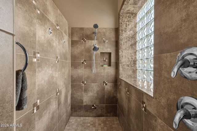 4436 E STRAWBERRY Drive, Gilbert, AZ 85298