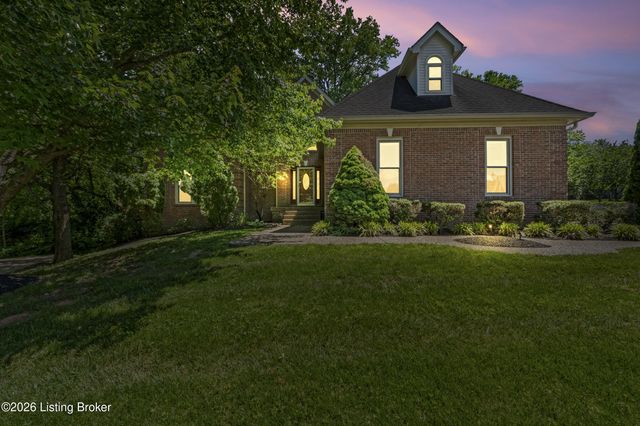 1719 Southlake Dr, Louisville, KY 40223