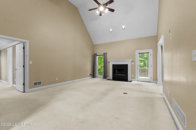1719 Southlake Dr, Louisville, KY 40223