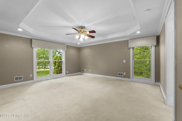 1719 Southlake Dr, Louisville, KY 40223