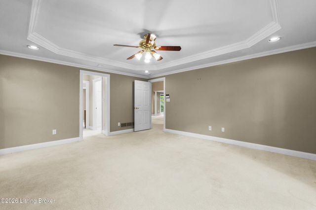 1719 Southlake Dr, Louisville, KY 40223