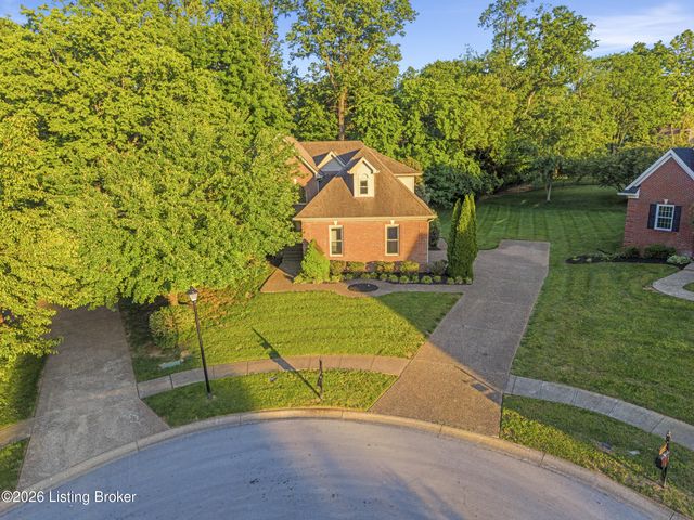 1719 Southlake Dr, Louisville, KY 40223