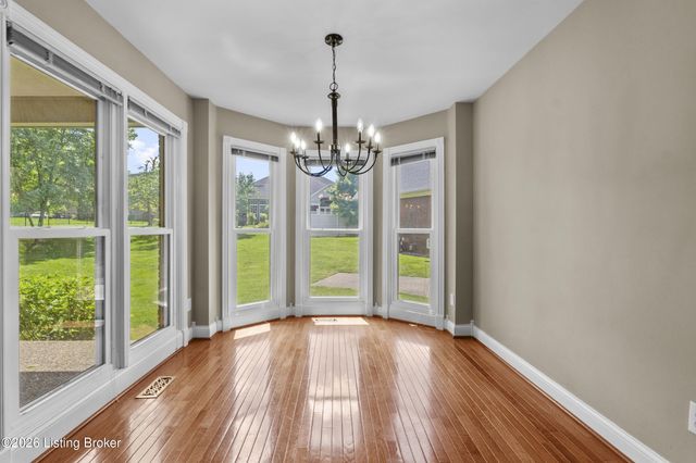 1719 Southlake Dr, Louisville, KY 40223