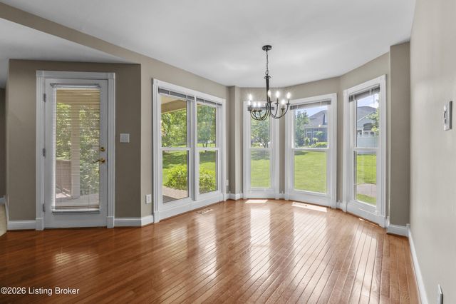 1719 Southlake Dr, Louisville, KY 40223