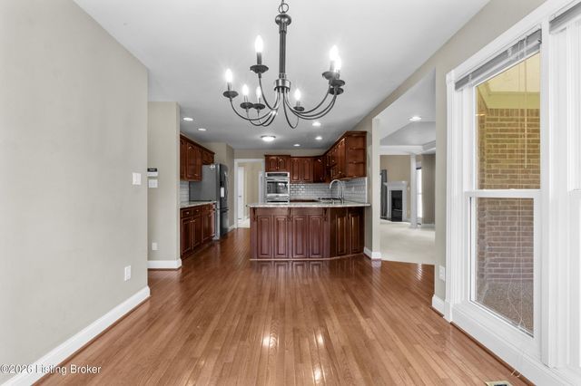 1719 Southlake Dr, Louisville, KY 40223