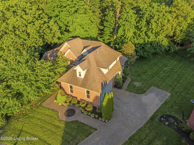 1719 Southlake Dr, Louisville, KY 40223