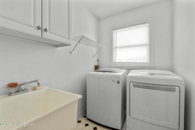 1719 Southlake Dr, Louisville, KY 40223