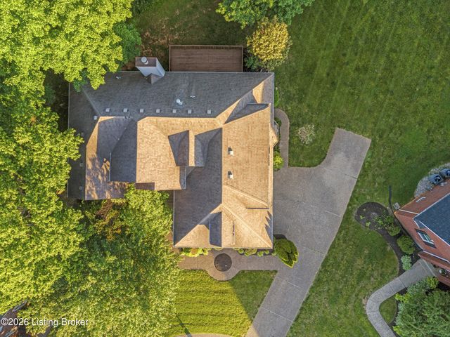 1719 Southlake Dr, Louisville, KY 40223