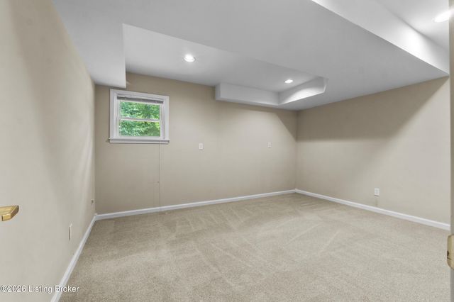 1719 Southlake Dr, Louisville, KY 40223