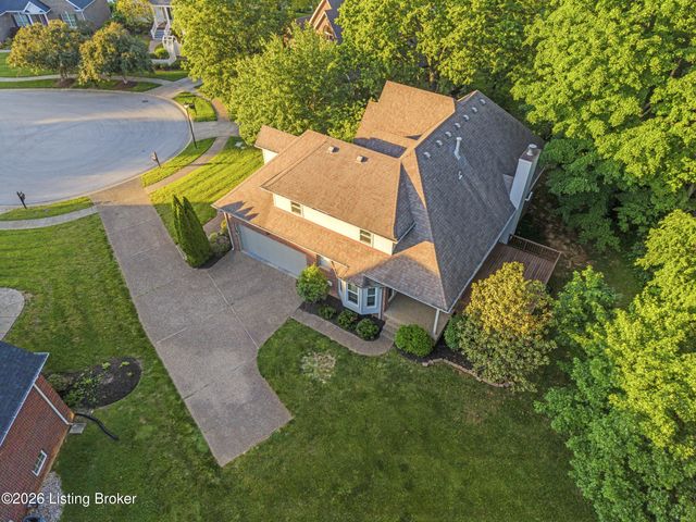 1719 Southlake Dr, Louisville, KY 40223