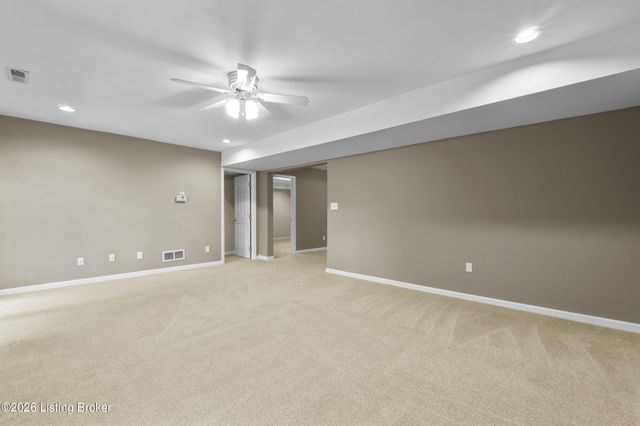 1719 Southlake Dr, Louisville, KY 40223