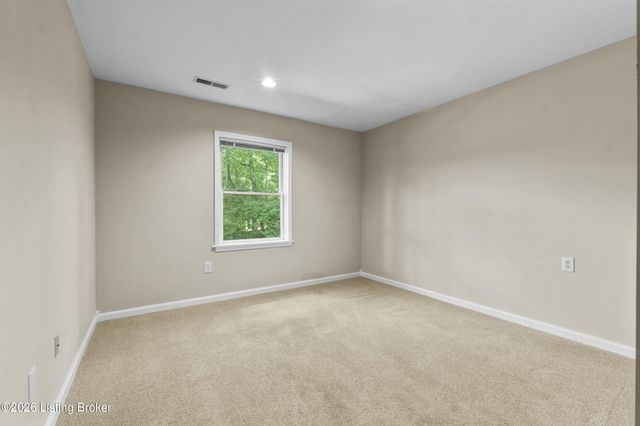1719 Southlake Dr, Louisville, KY 40223