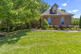 1719 Southlake Dr, Louisville, KY 40223