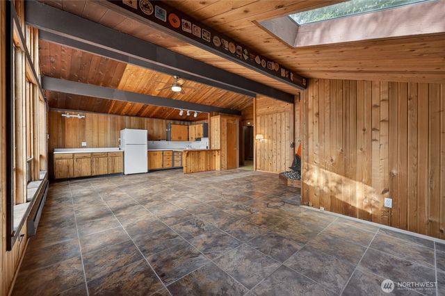 819 E Madrona Boulevard NW, Lakebay, WA 98349