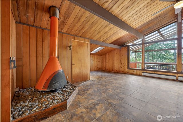 819 E Madrona Boulevard NW, Lakebay, WA 98349