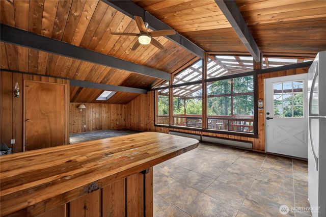 819 E Madrona Boulevard NW, Lakebay, WA 98349