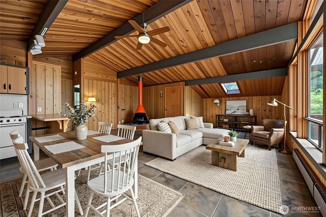 819 E Madrona Boulevard NW, Lakebay, WA 98349