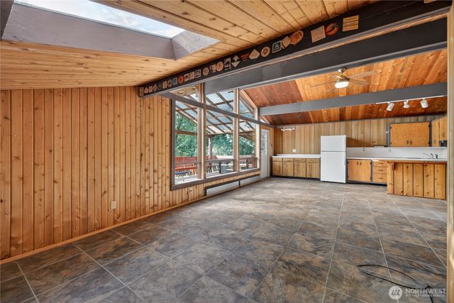 819 E Madrona Boulevard NW, Lakebay, WA 98349