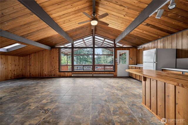 819 E Madrona Boulevard NW, Lakebay, WA 98349