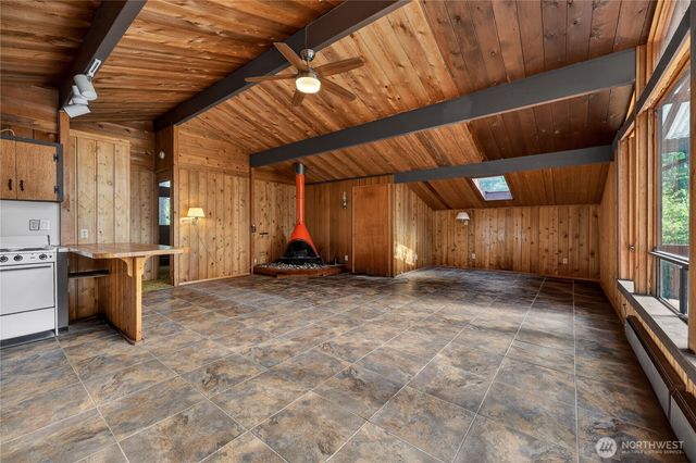 819 E Madrona Boulevard NW, Lakebay, WA 98349