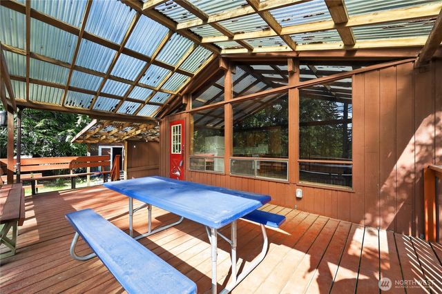 819 E Madrona Boulevard NW, Lakebay, WA 98349