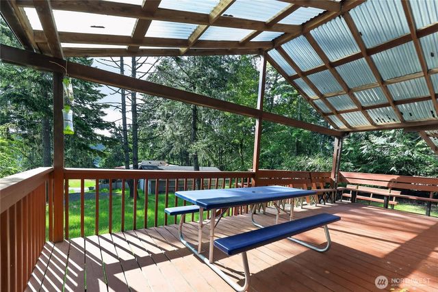 819 E Madrona Boulevard NW, Lakebay, WA 98349
