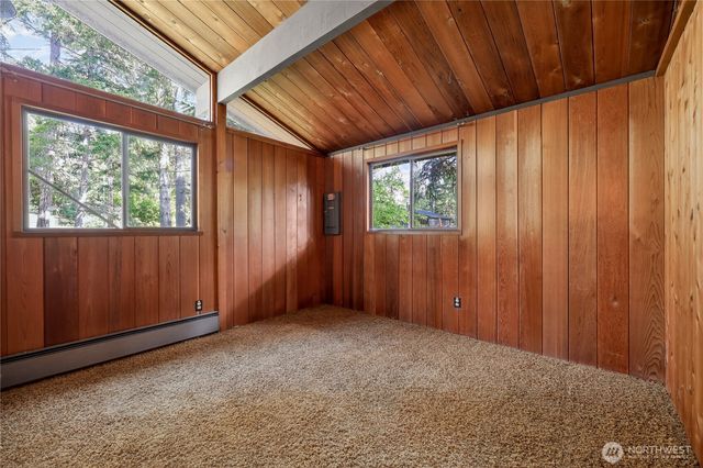 819 E Madrona Boulevard NW, Lakebay, WA 98349