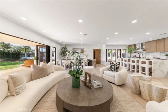12742 Redhill Ave, North Tustin, CA 92705