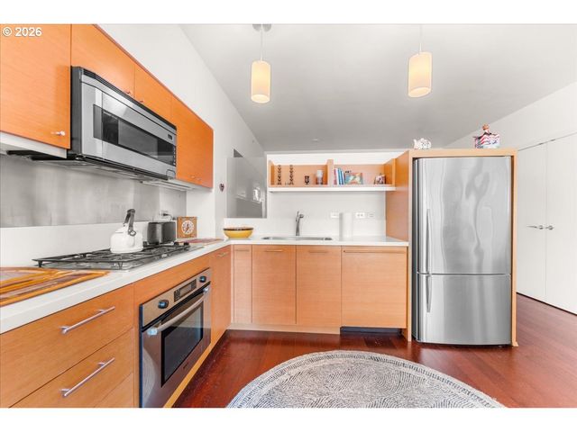 3601 S RIVER Pkwy 812, Portland, OR 97239