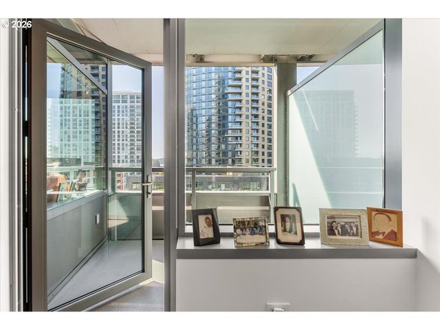 3601 S RIVER Pkwy 812, Portland, OR 97239