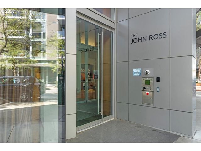 3601 S RIVER Pkwy 812, Portland, OR 97239